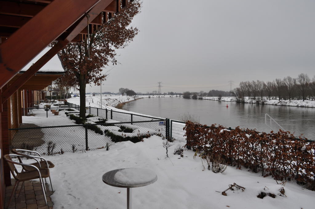 Thuiskomen, Genieten Aan Het Water Maaseik Δωμάτιο φωτογραφία