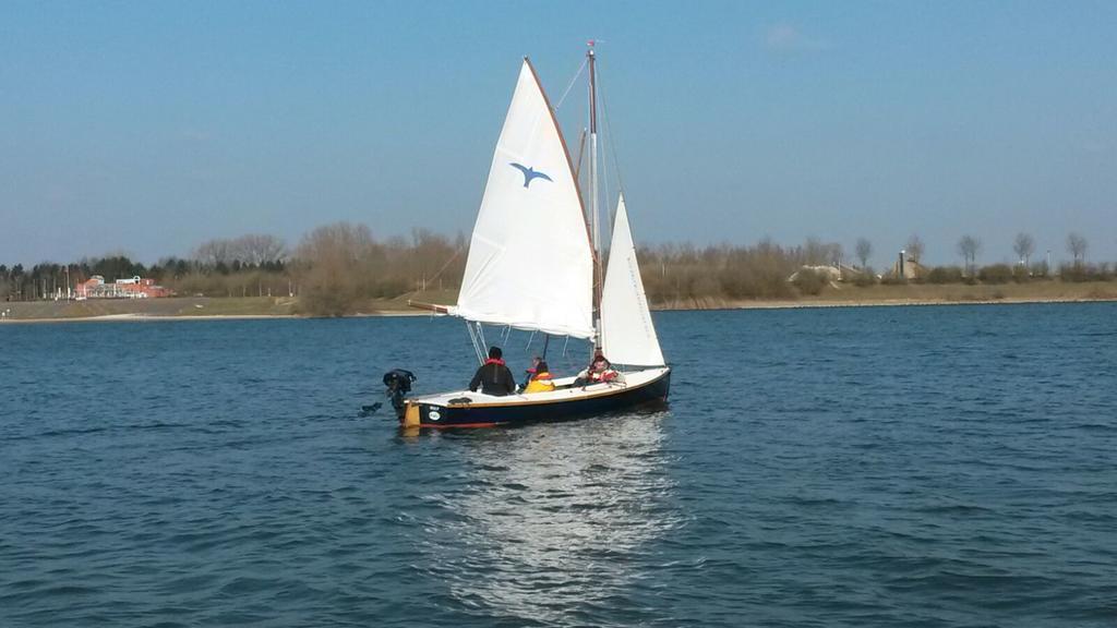 Thuiskomen, Genieten Aan Het Water Βίλα Maaseik Εξωτερικό φωτογραφία